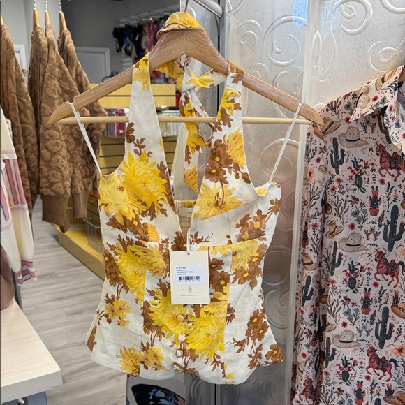 Faithfull the Brand Tops - Marie Top in Midsummer Floral
FAITHFULL THE BRAND